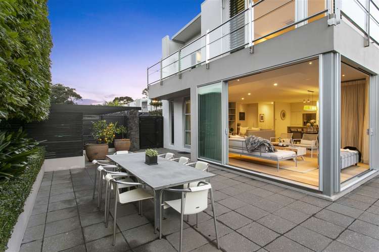 8/258 Hurstmere Road Takapuna_11