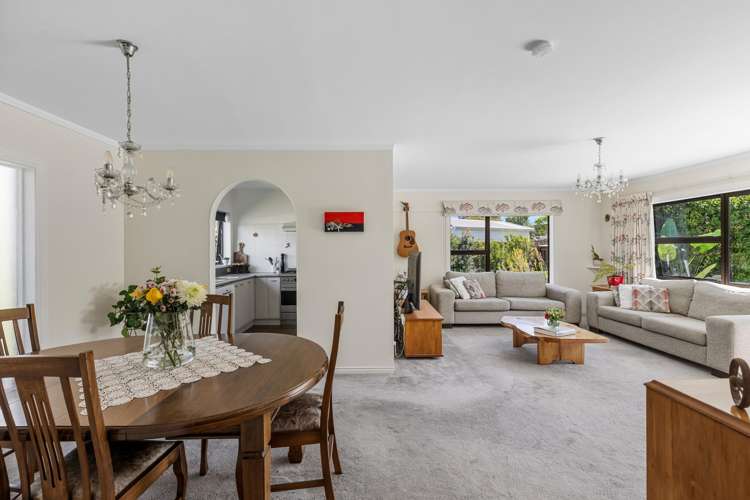 15 Edgewater Grove Orewa_6