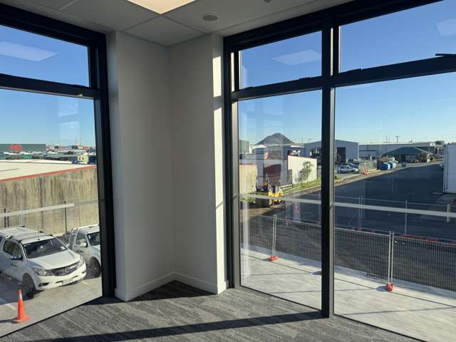 Brand new turn-key office with high spec fitout