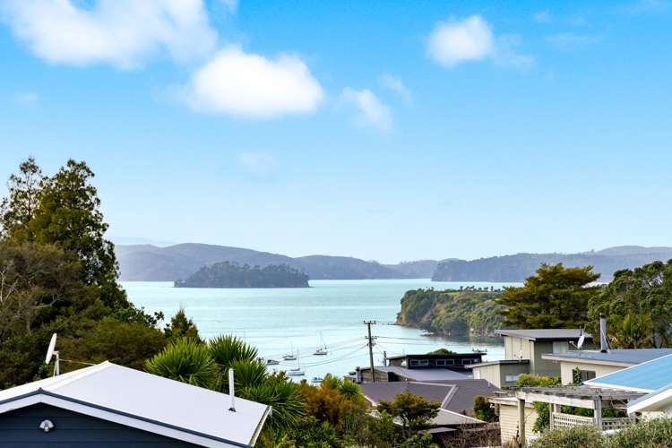 17 Mera Road Algies Bay_12