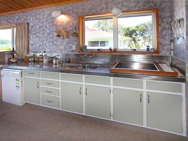 9 Marine Parade Cooks Beach_3