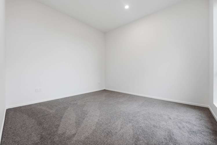 17 Karaka Village Parade Karaka_23