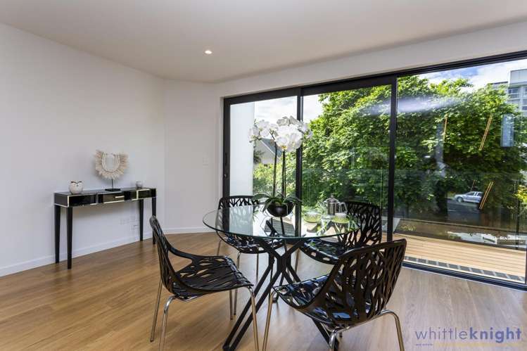 2/11 Carlton Mill Road Merivale_7