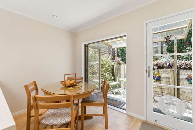 1/89 Moore Street Hillcrest_2