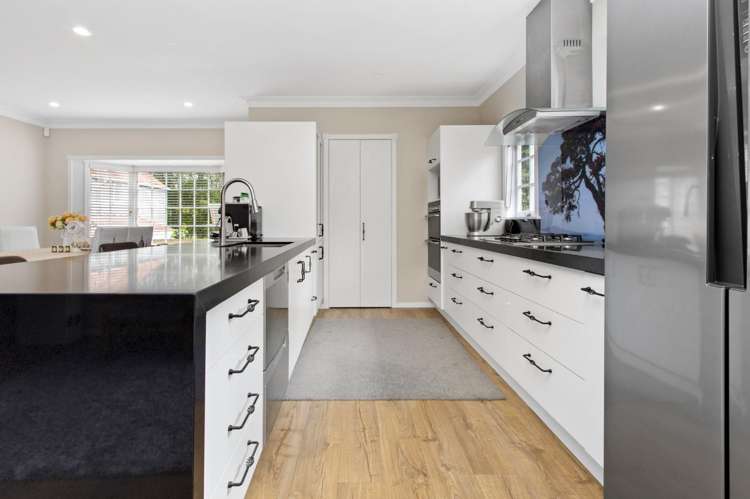 1046 River Road 10469_6