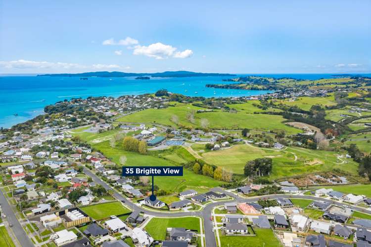 35 Brigitte View Snells Beach_24
