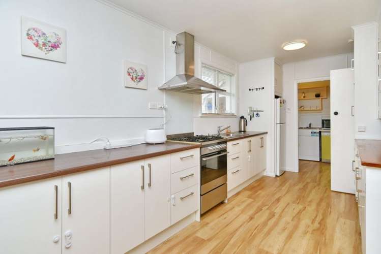 15 Robin Street Burwood_8