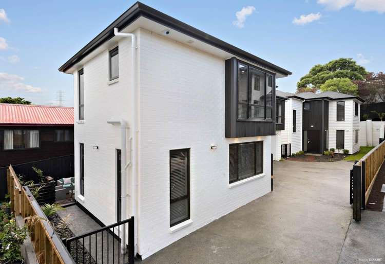 16A Eaton Road Hillsborough_16