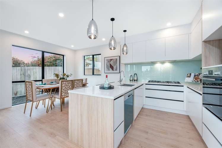 14 Matau Rise Te Atatu Peninsula_10