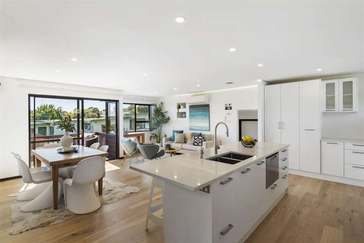 1/870 Beach Road Waiake_3