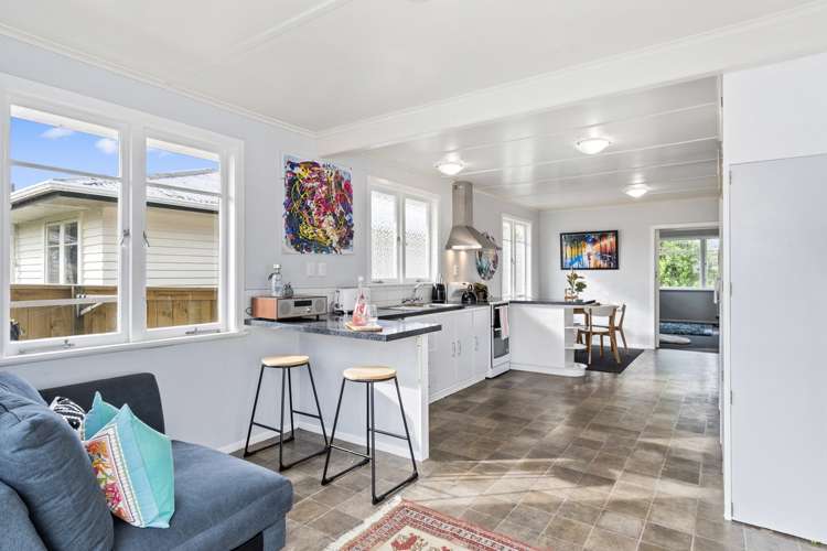 54a Henderson Crescent Parkvale_5