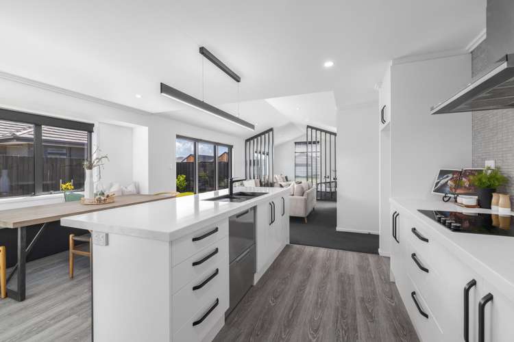 20 Selfe Crescent Burwood_8