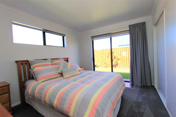 30 Spitfire Drive Burleigh_9