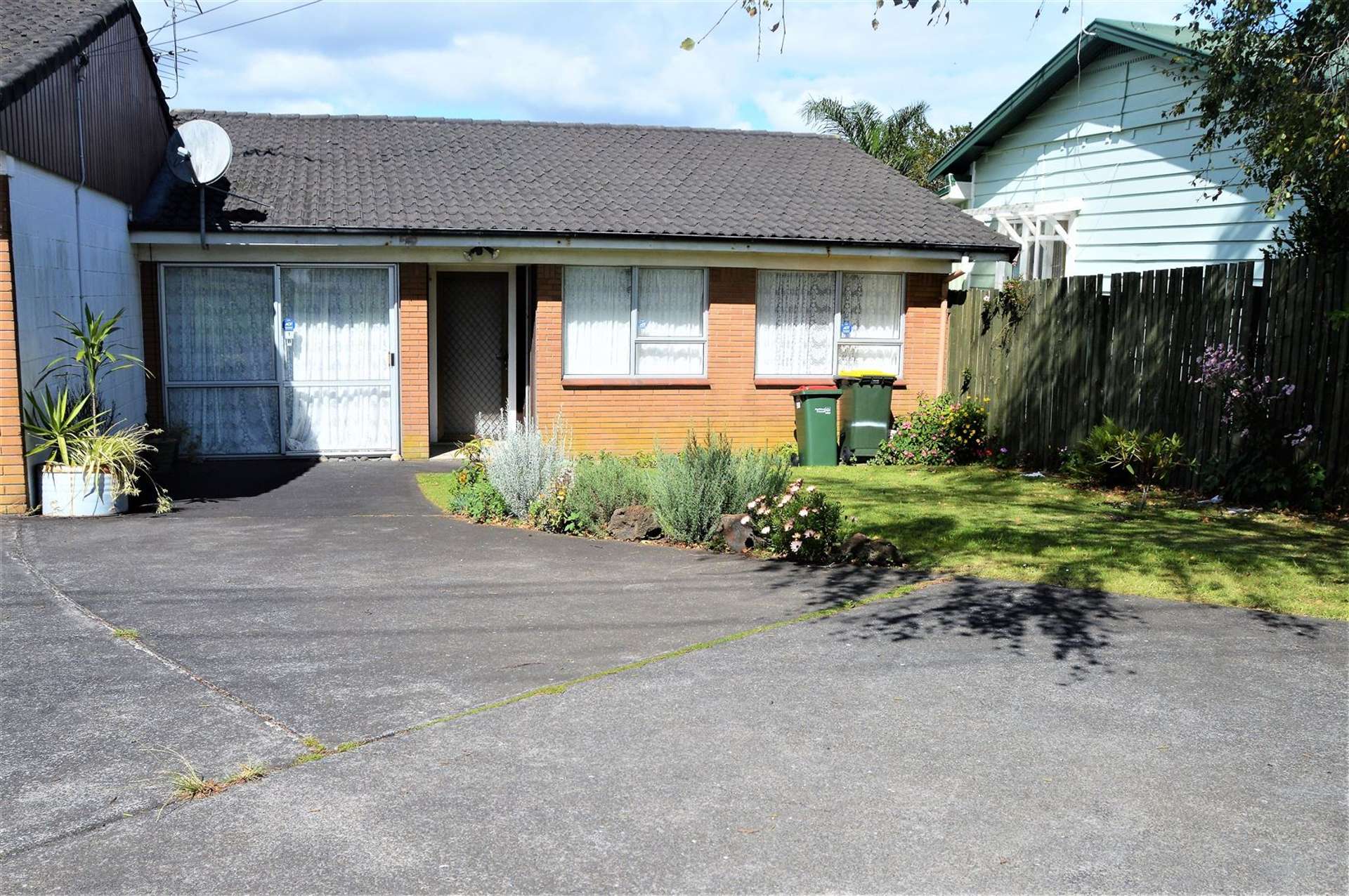 2/11 Onslow Road Papakura_0