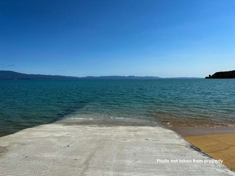 26 Cornwall Place Takaka_21