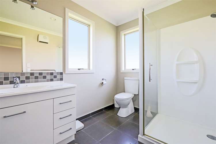 18 Lowry Place Frimley_8