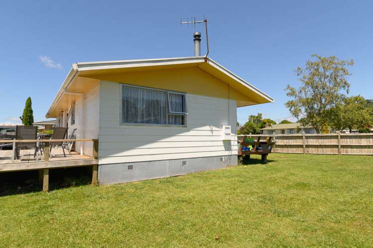 9 Luke Place Fairy Springs_2