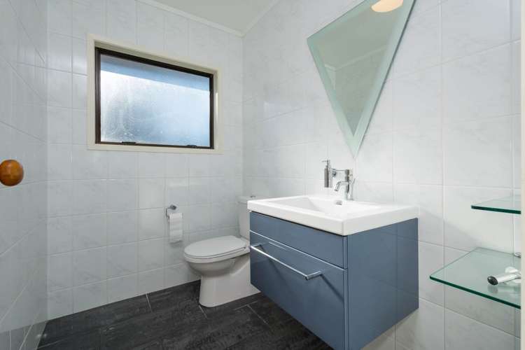 10 Newburn Road Waiake_13