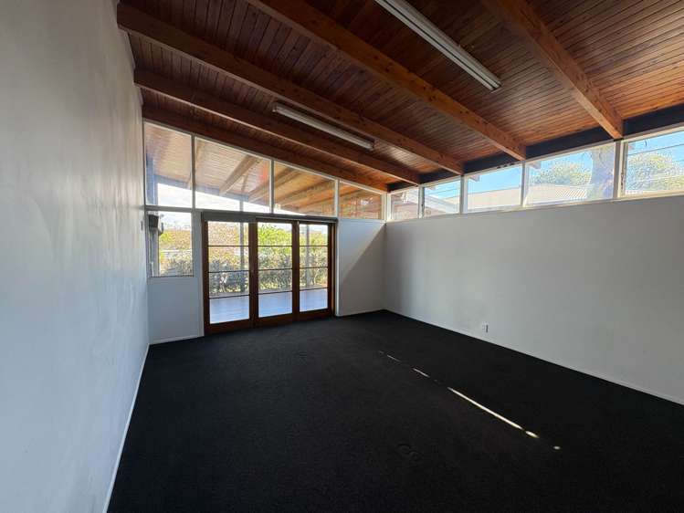 16 Sorrel Crescent Bucklands Beach_8