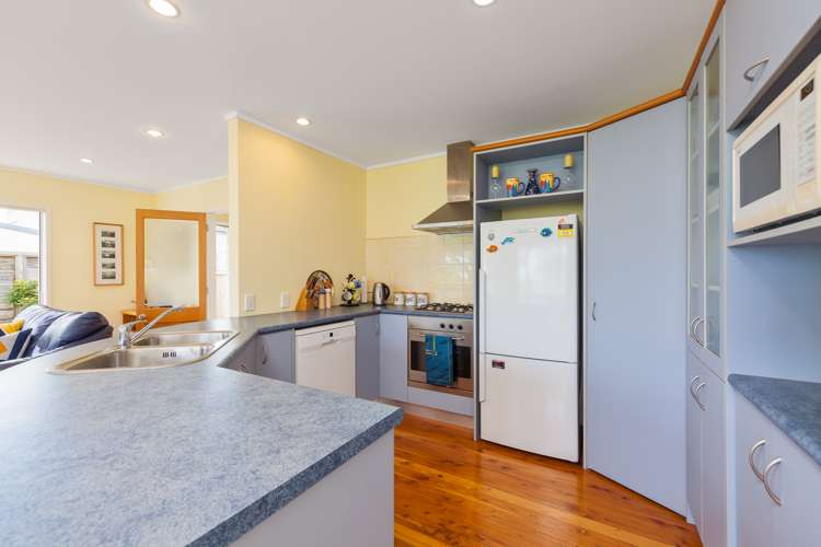 49 Kauri Road Stanmore Bay_10