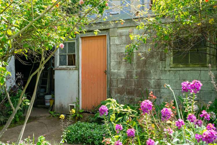 62 Reynoldstown Road Careys Bay_11