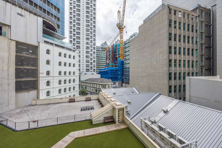 2j/23 Emily Place Auckland Central_9