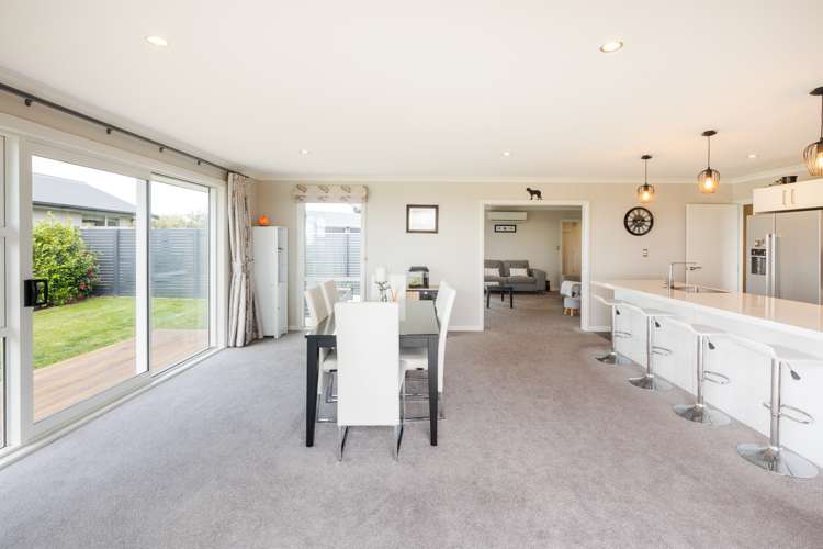 11 Saint Heliers Grove Fitzherbert_11