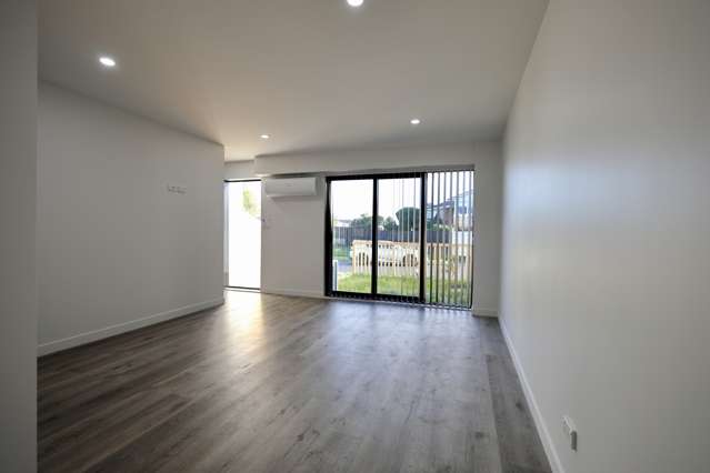 2/1 Ainsdale Place Manurewa_2