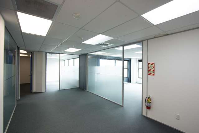 Office 5/46 Taharoto Road Takapuna_2