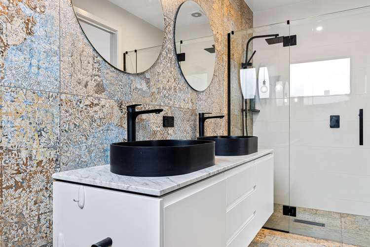 589 Madras Street Saint Albans_11