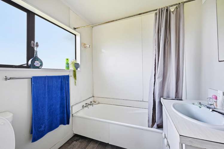 20A Grayson Avenue Mangakakahi_8