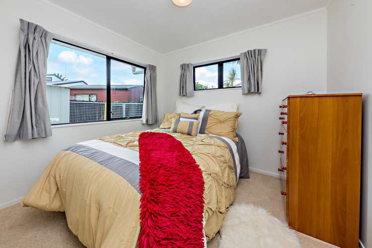 2/15 Leven Lane Totara Heights_9