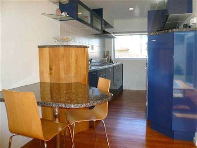 3/241 Hurstmere Road Takapuna_6