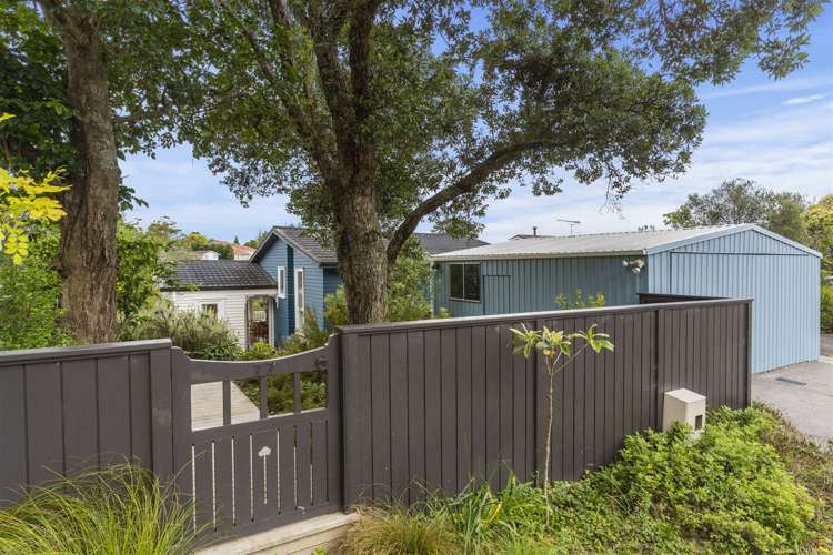 77 Taurus Crescent Beach Haven_21