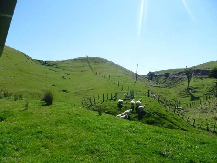 14 Whangaimoana Beach Road Pirinoa_8