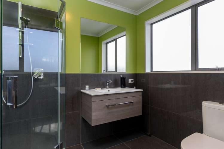 46 Ocean View Crescent Rarangi_12