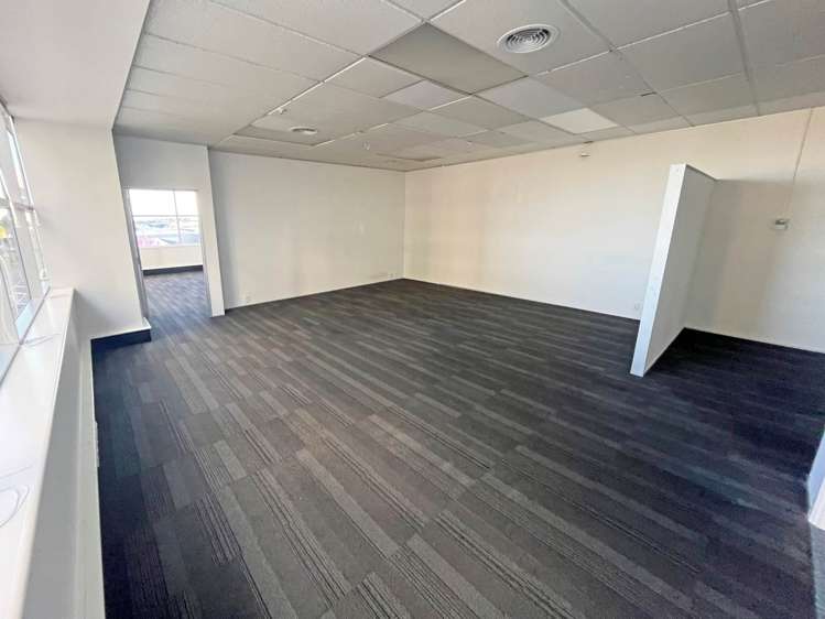 Unit B, L/15 Osterley Way Manukau_10