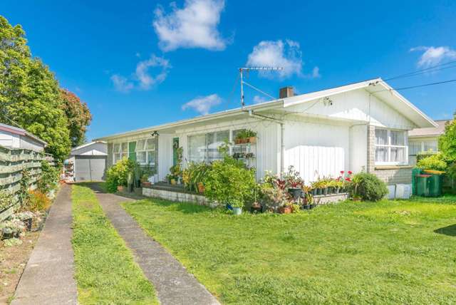 ‘Possibly the cheapest home in Hamilton’ sold in less than two minutes