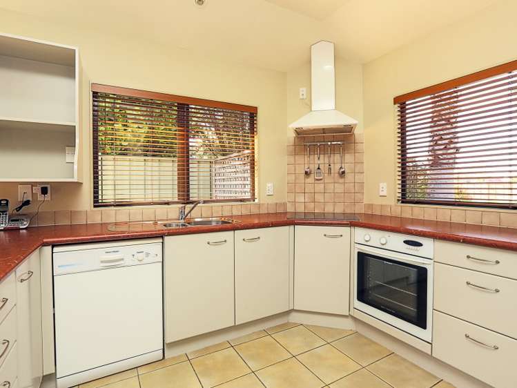 40 Kensington Drive Taradale_10