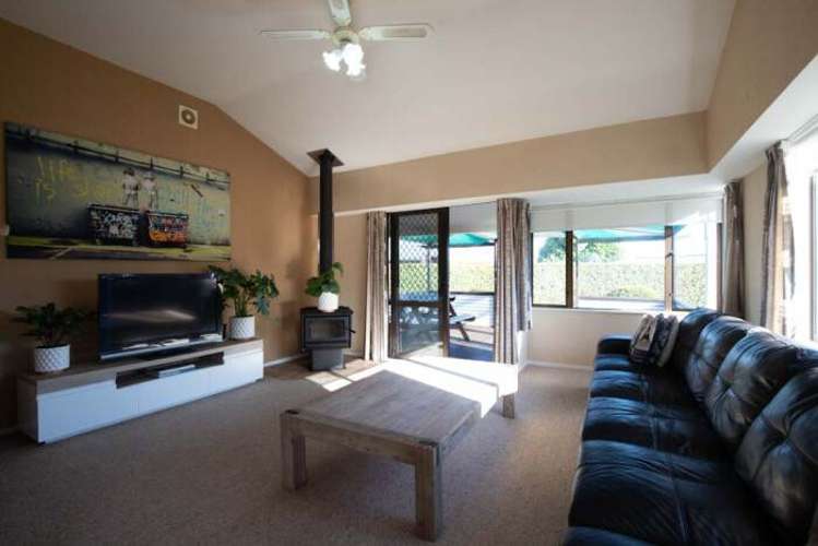 98 Sandspit Road Waiuku_13