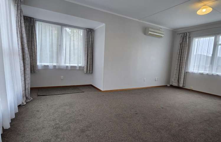 8A Devon Place Cannons Creek_10