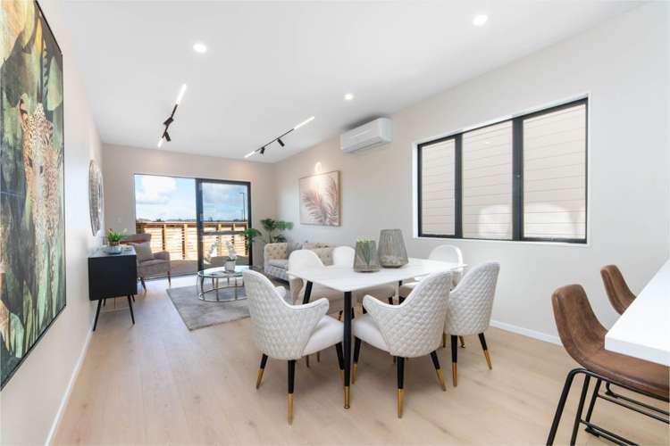 16 Greenbrier Street Westgate_15