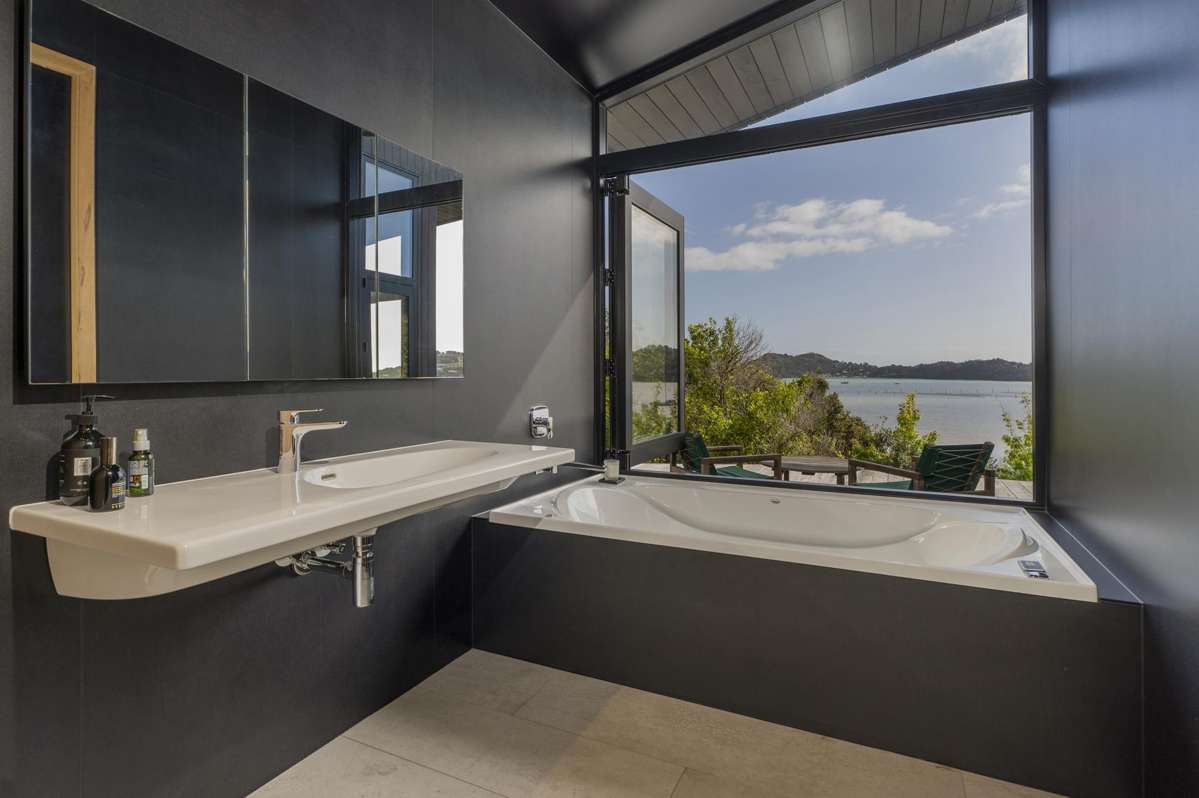 90 Harbour View Road_5