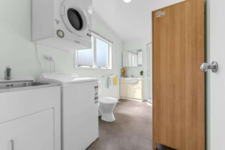 20A Shetland Street Glen Eden_19