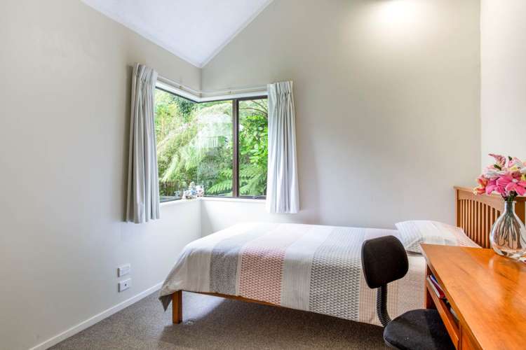 2/8 Gray Crescent Torbay_10