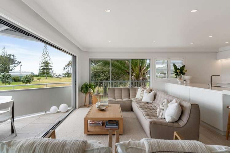 1/405 Lowe Street Whangamata_14