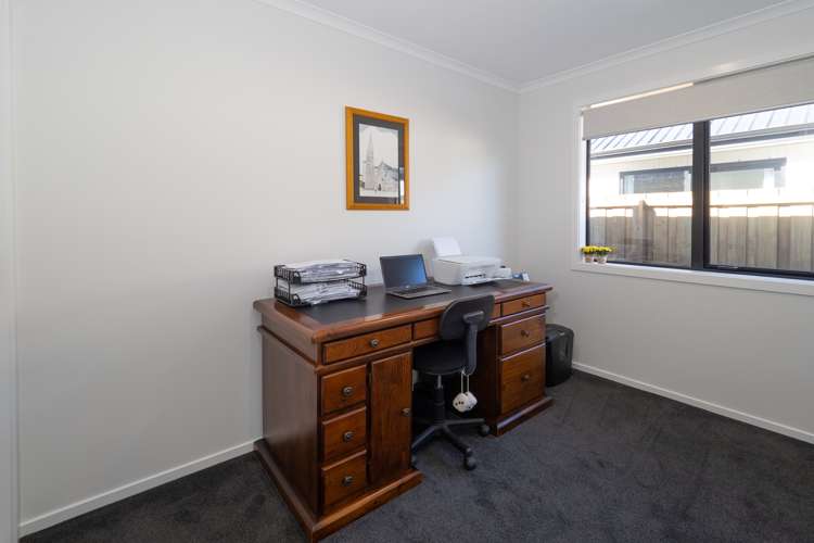 8 Redhaven Rise Netherby_24