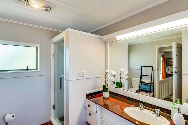 208 Caroline Place Mayfair_13