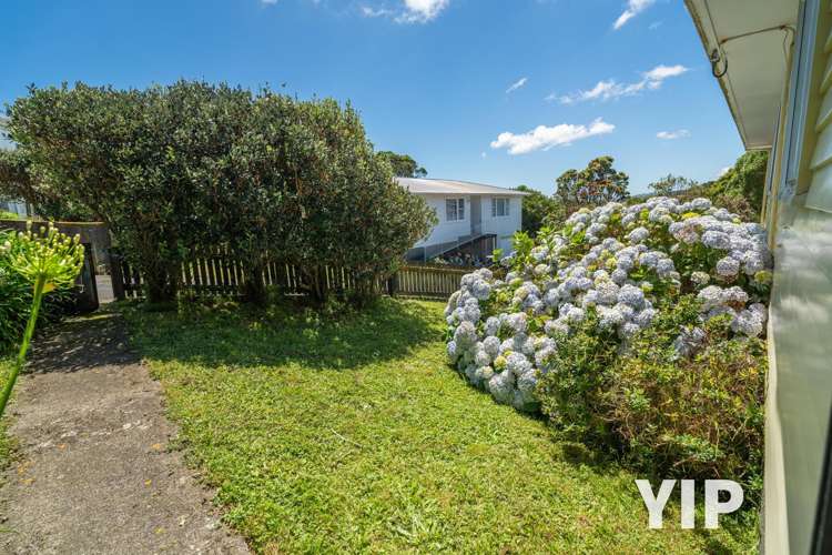 36 Bracken Road Paparangi_14