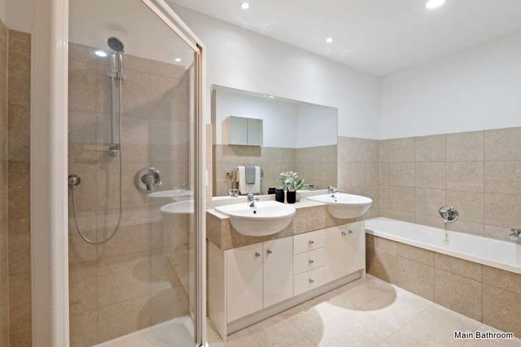 5H/175 Hurstmere Road Takapuna_15